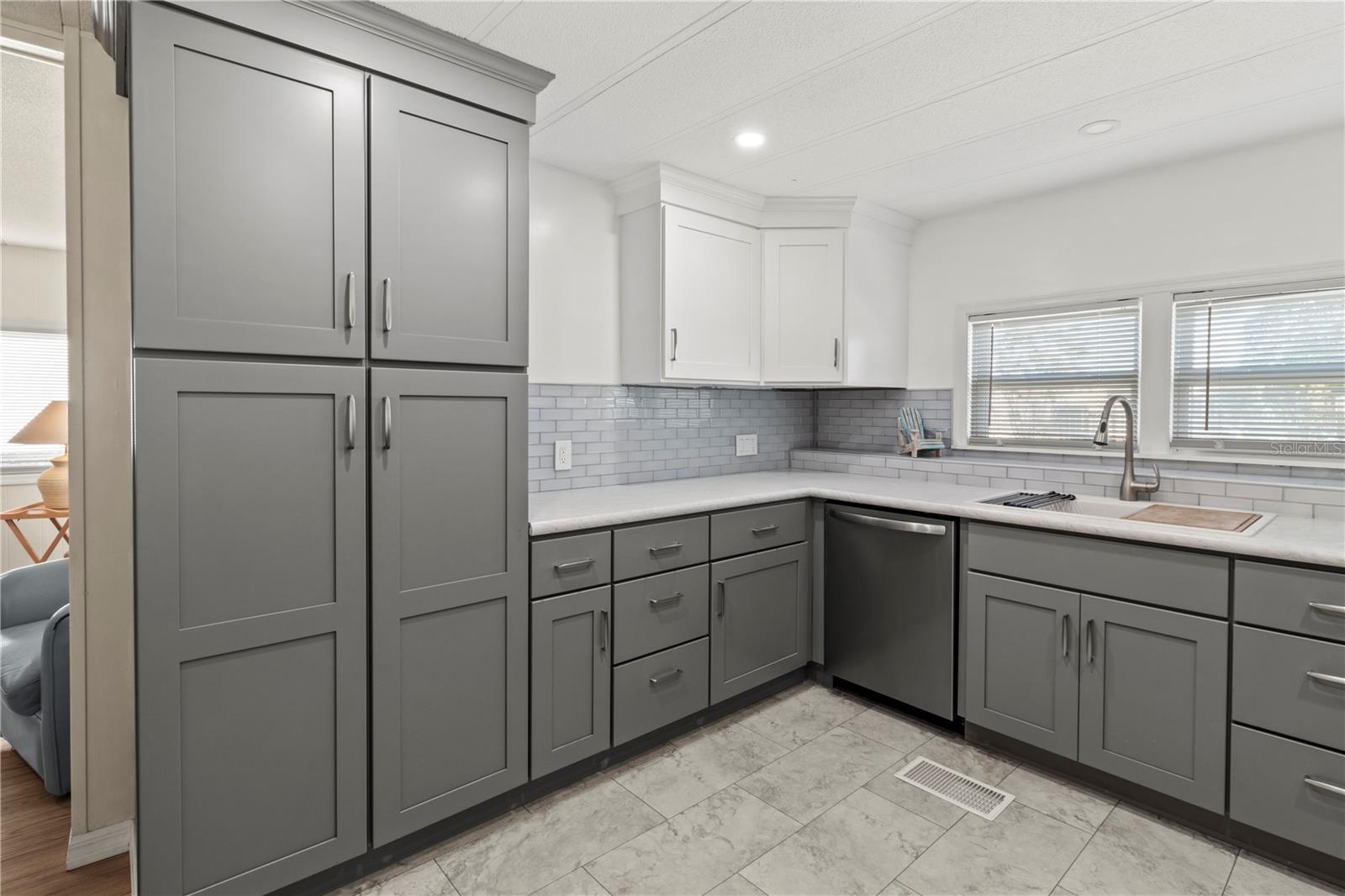 HARBOR LIGHTS MOBILE HOME PARK - Residential