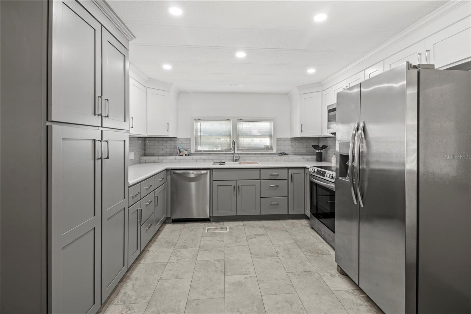 HARBOR LIGHTS MOBILE HOME PARK - Residential