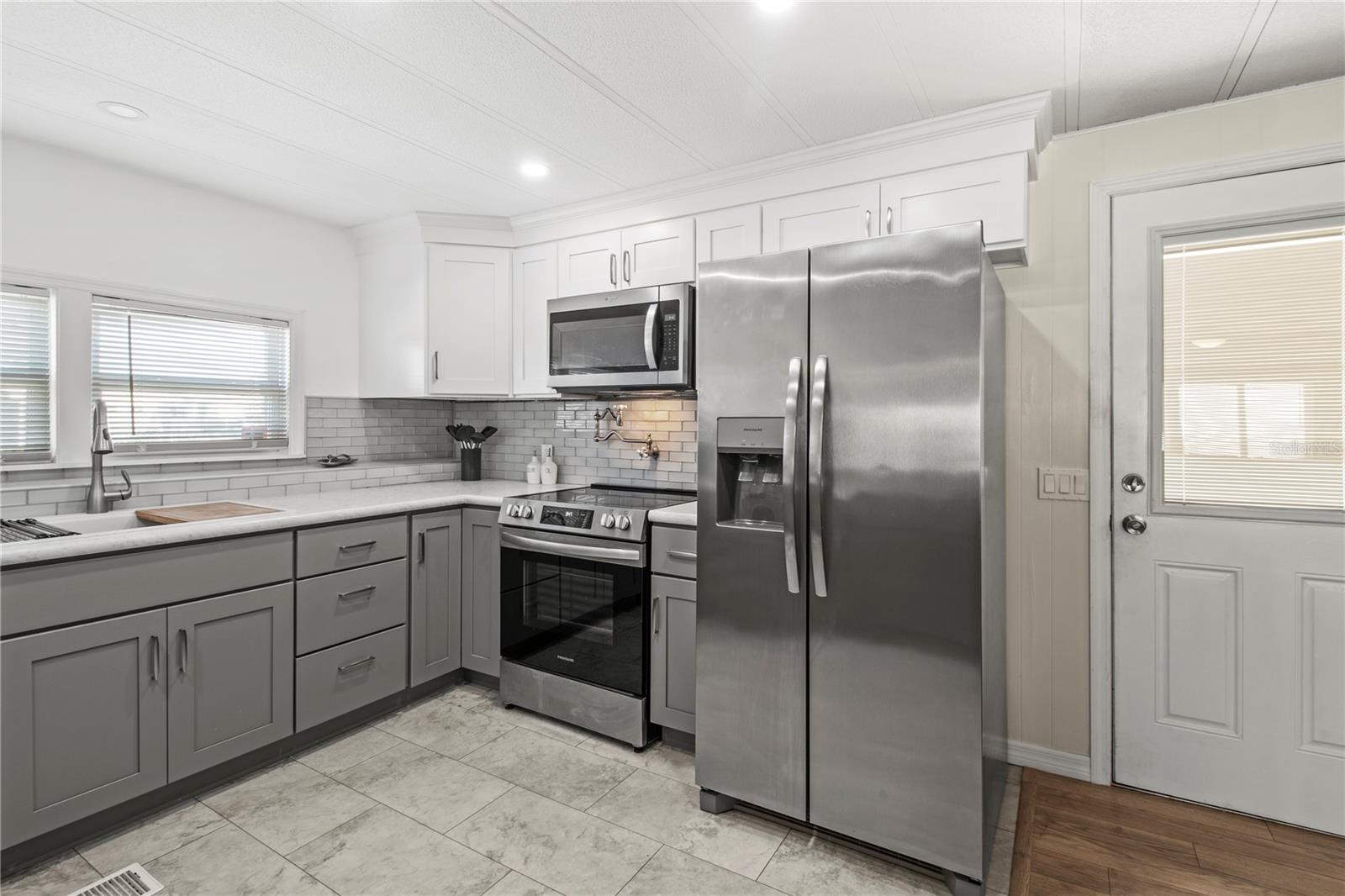 HARBOR LIGHTS MOBILE HOME PARK - Residential