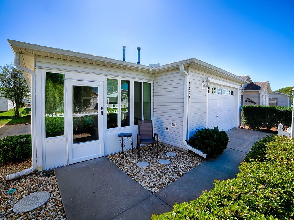 Photo of 17385 SE 78th Draughton Court, The Villages, FL 32162 (MLS # G5109751)