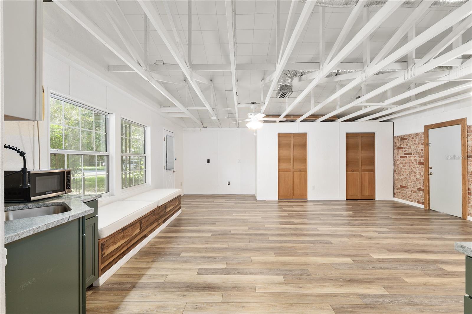 WOODLAND TERRACE - Residential