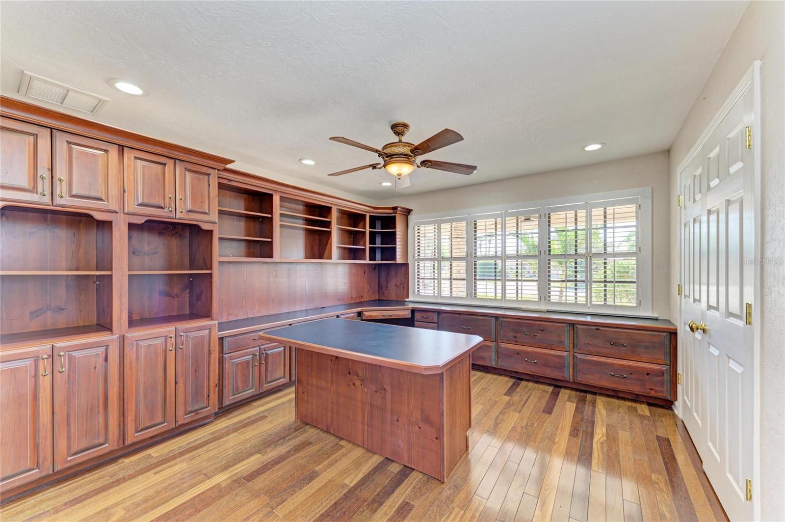 PALM-AIRE AT SARASOTA UNIT 7 PH 2&3 - Residential