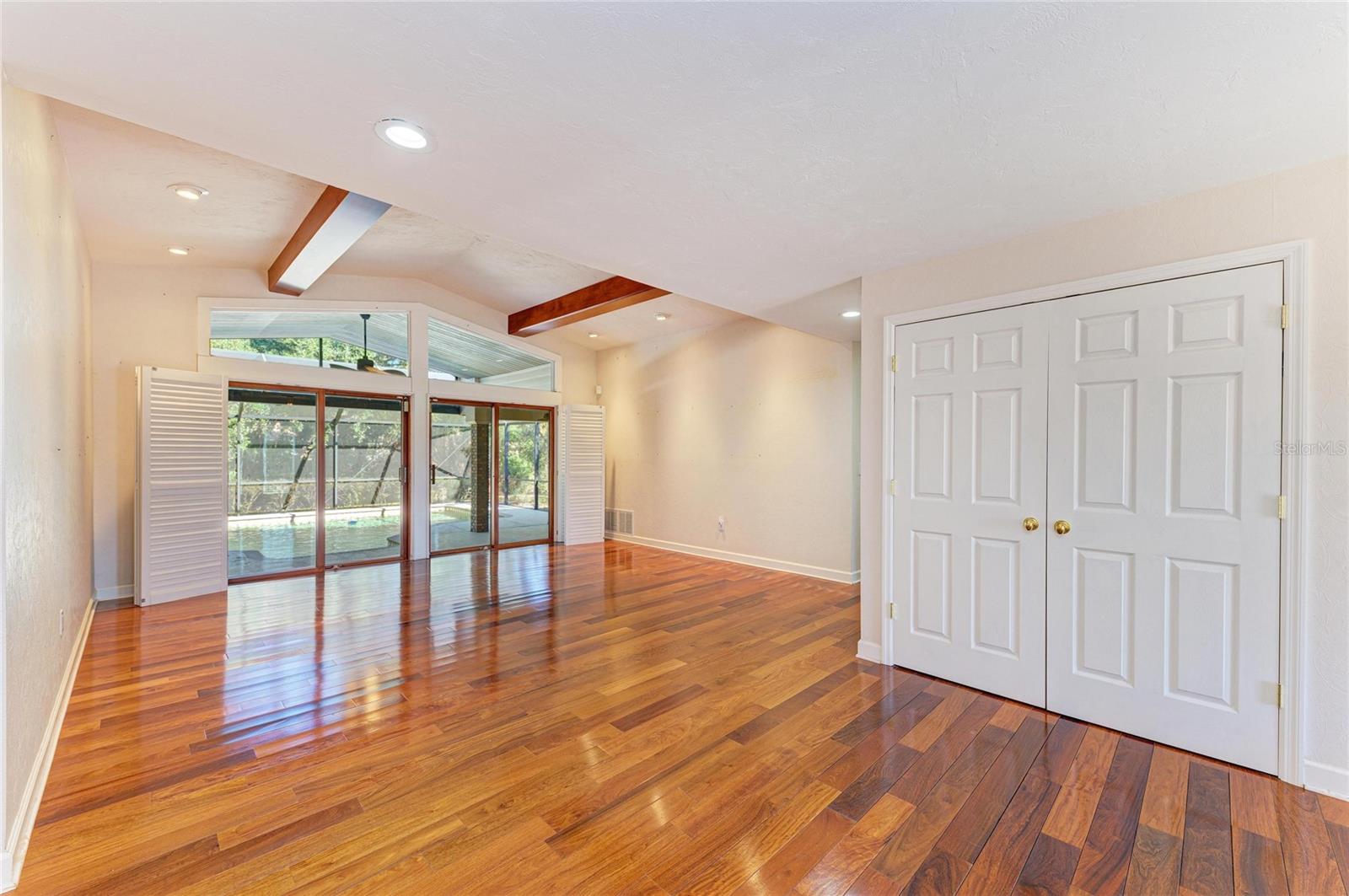 PALM-AIRE AT SARASOTA UNIT 7 PH 2&3 - Residential