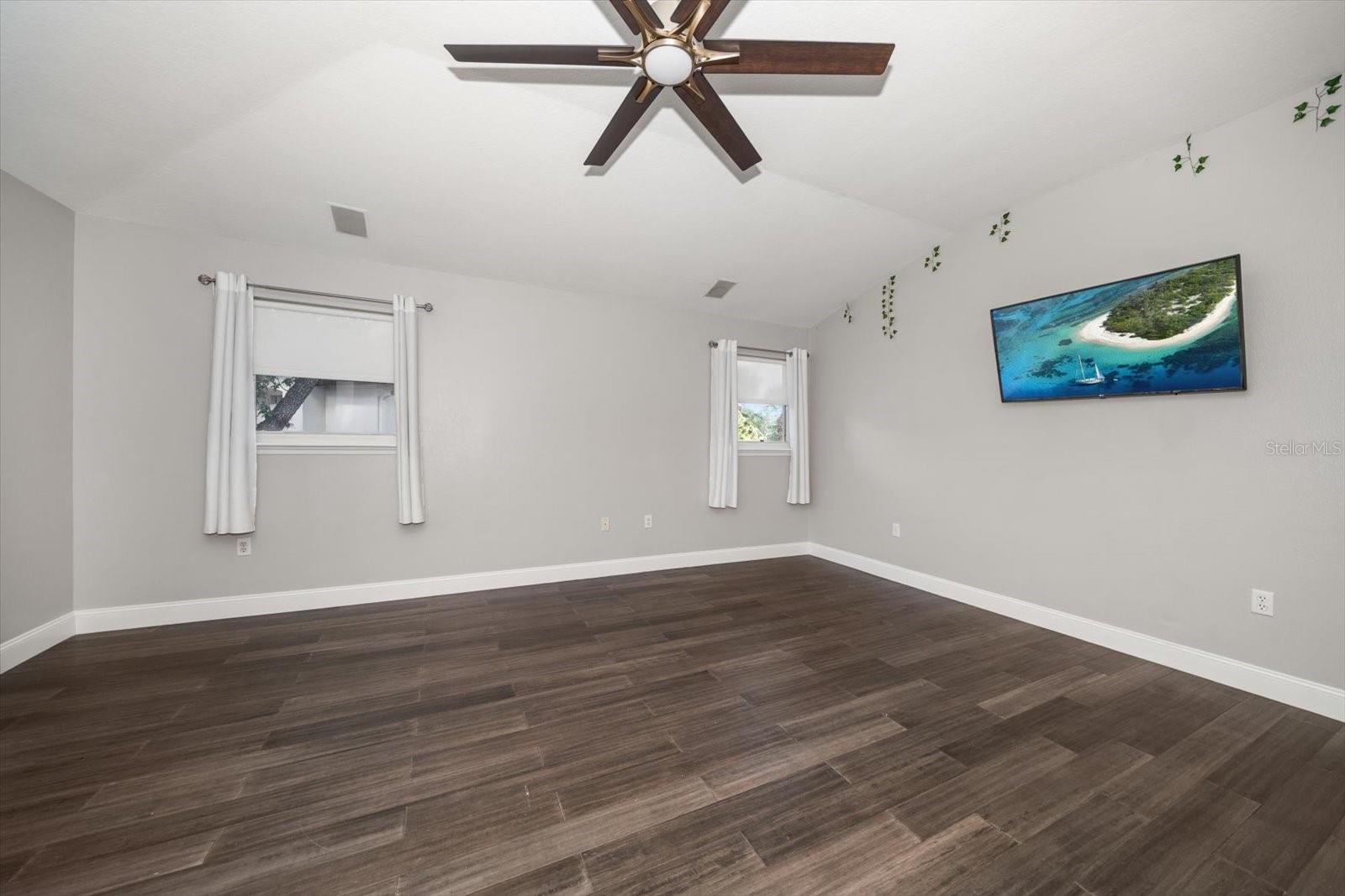 HARBOR HOMES PH ONE - Residential