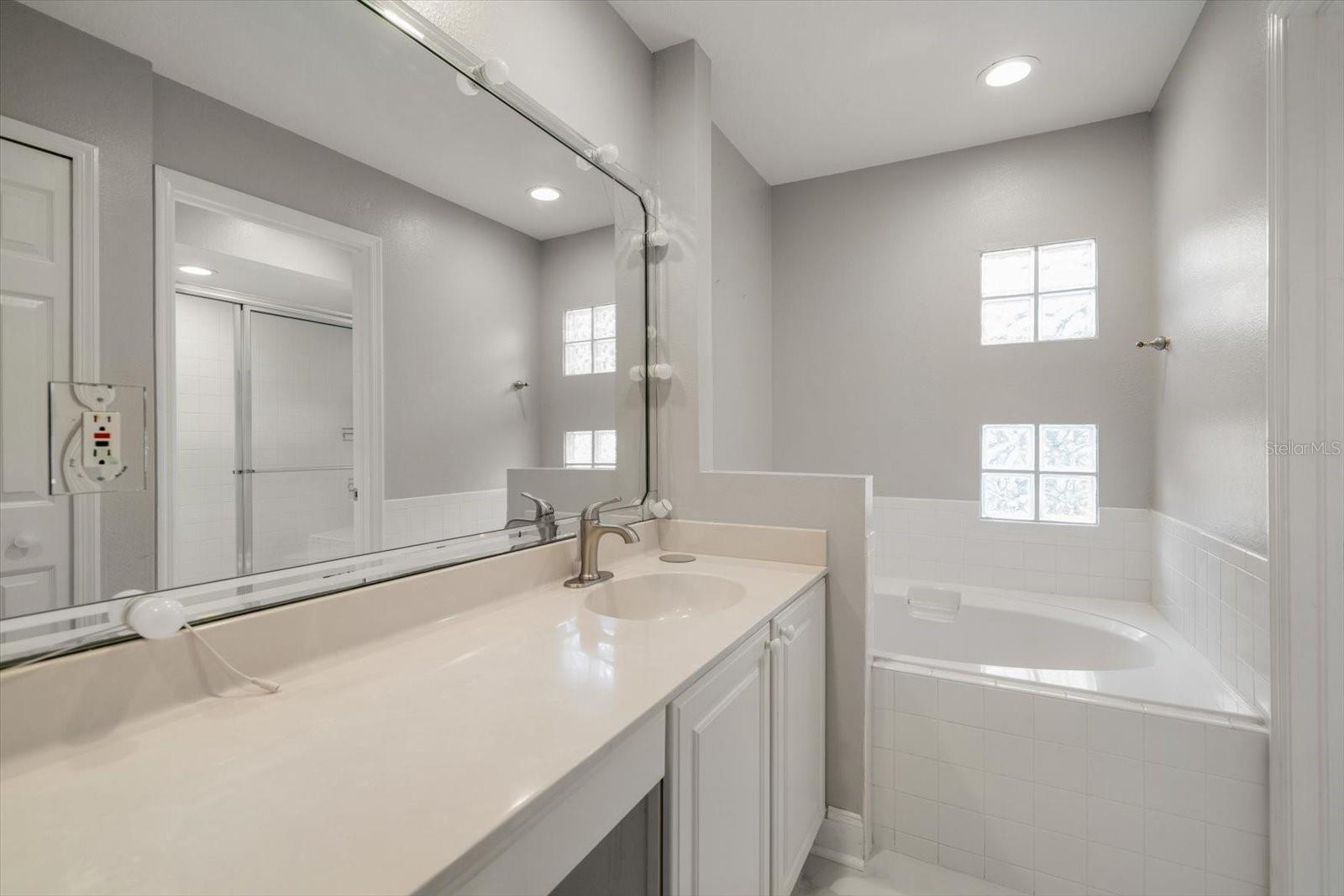 HARBOR HOMES PH ONE - Residential