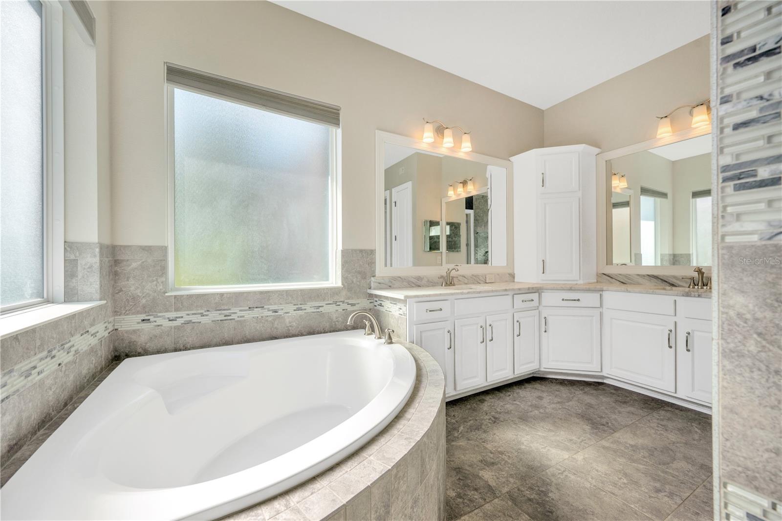 FISHHAWK RANCH WEST PH 1B/1C - Residential