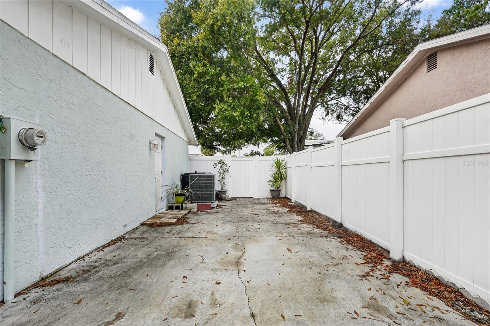 LOGAN GATE VILLAGE UNIT 1 - Residential