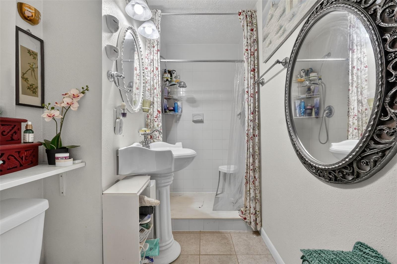 LOGAN GATE VILLAGE UNIT 1 - Residential