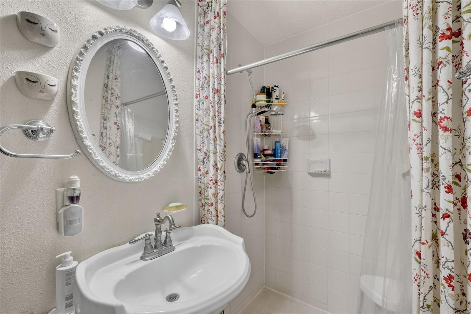 LOGAN GATE VILLAGE UNIT 1 - Residential