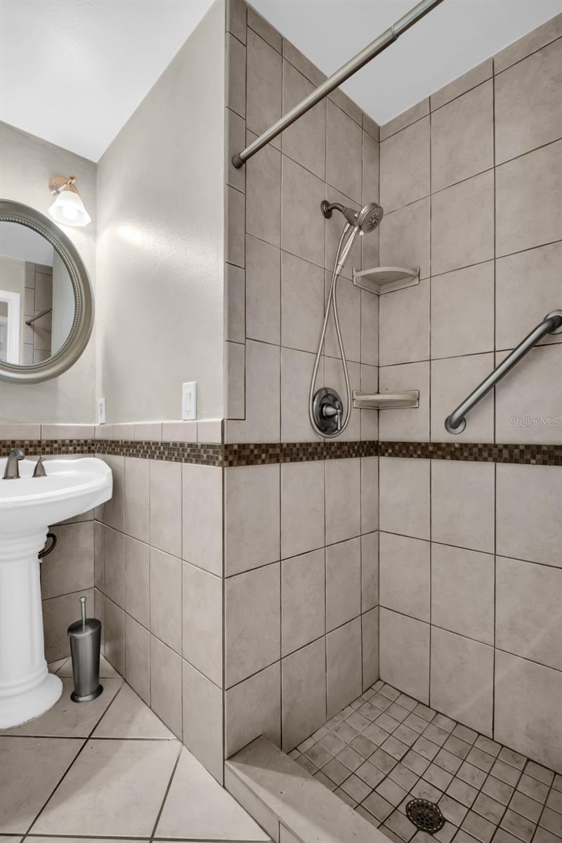 LAKE ST GEORGE-SOUTH - Residential