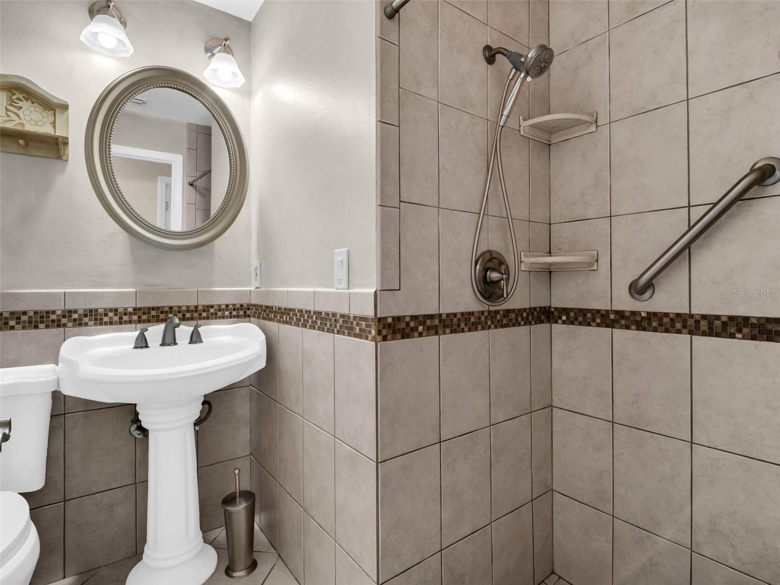 LAKE ST GEORGE-SOUTH - Residential