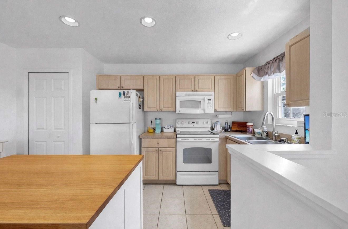 FISHHAWK RANCH TOWNCENTER PH! - Residential