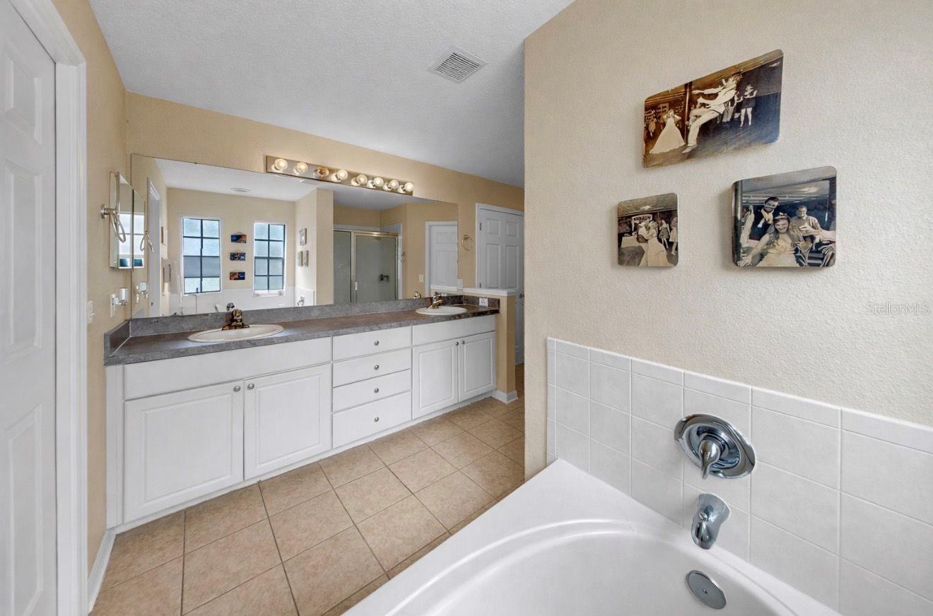 FISHHAWK RANCH TOWNCENTER PH! - Residential