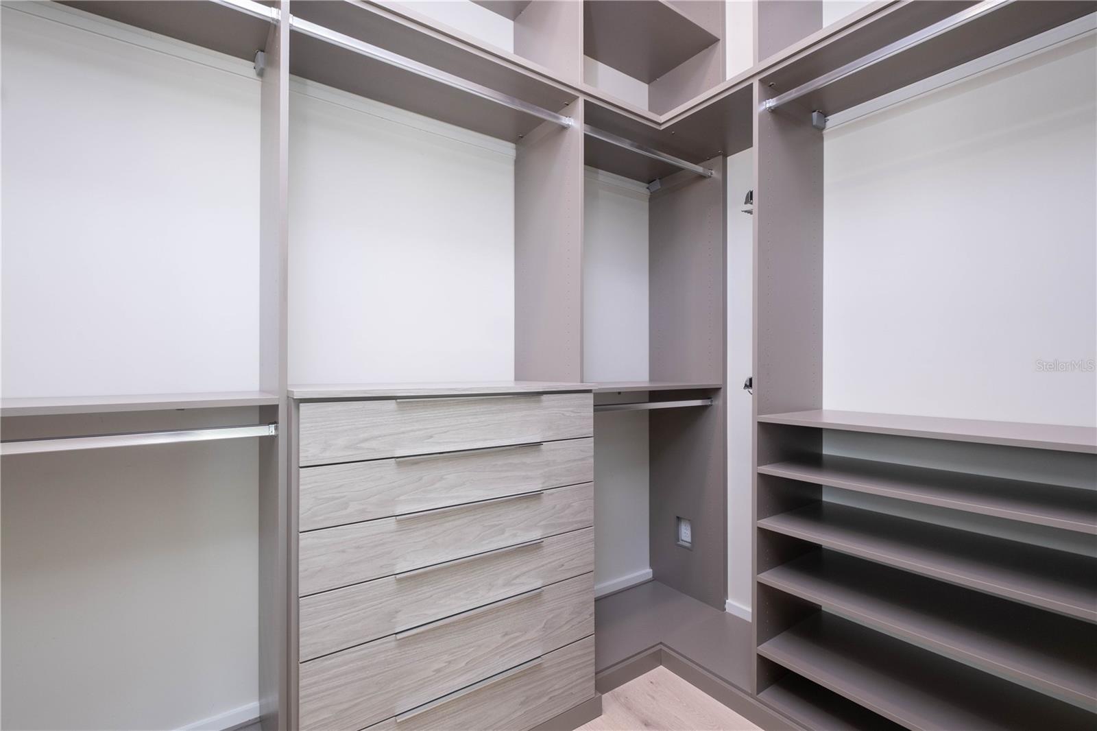 RIDGEWOOD PARK - Residential