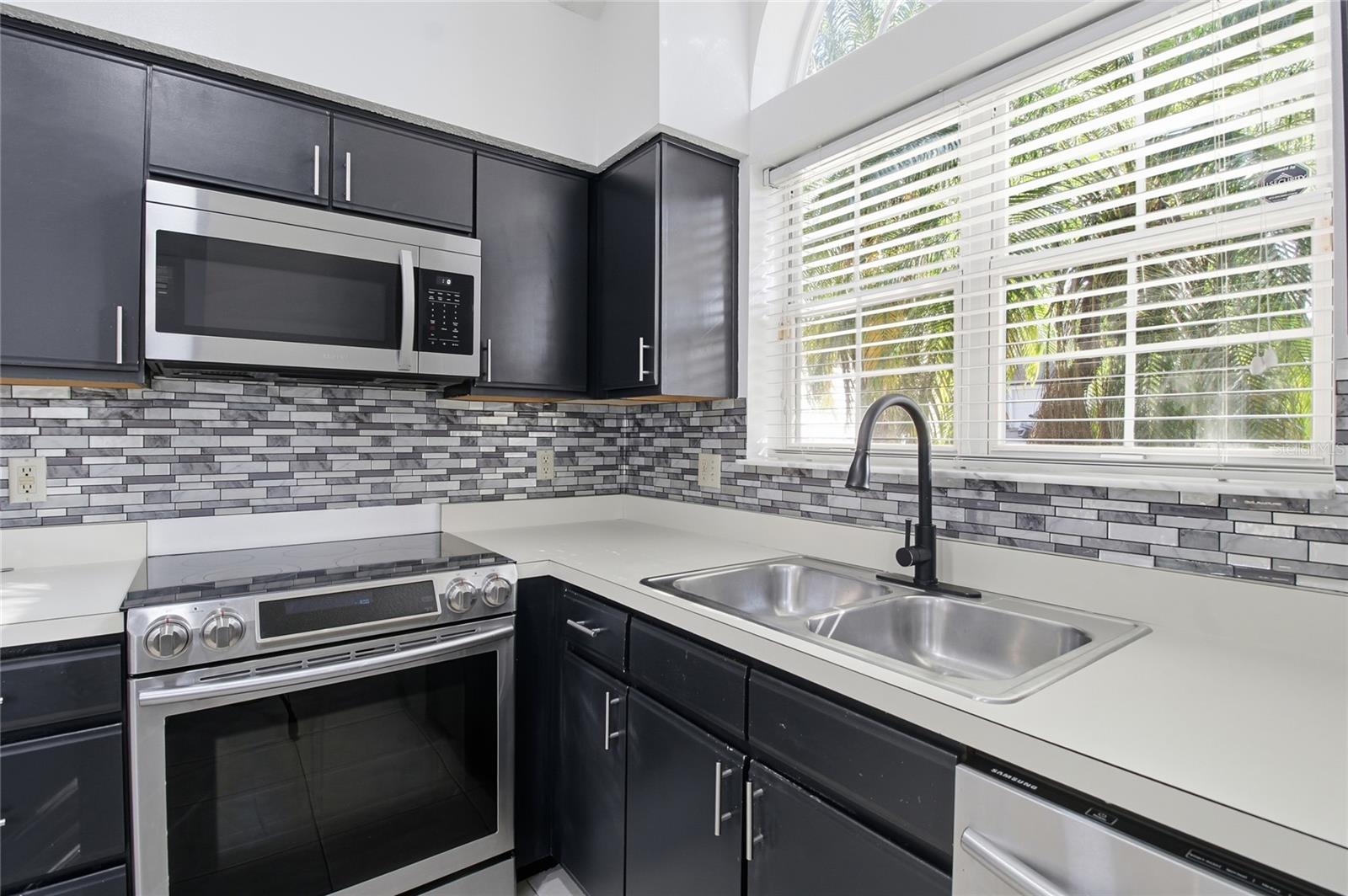 CAMBRIDGE COMMONS - Residential