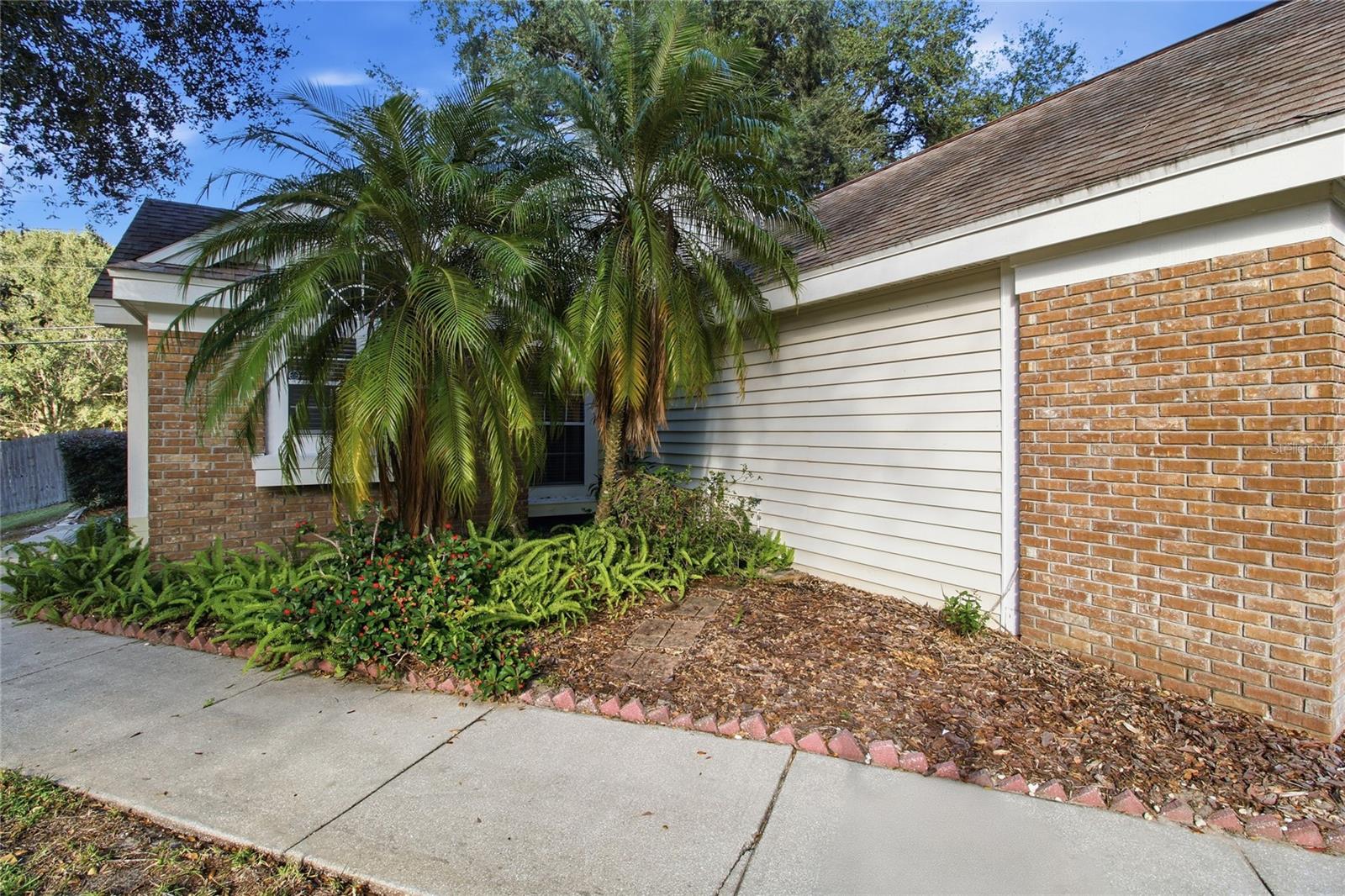 CAMBRIDGE COMMONS - Residential