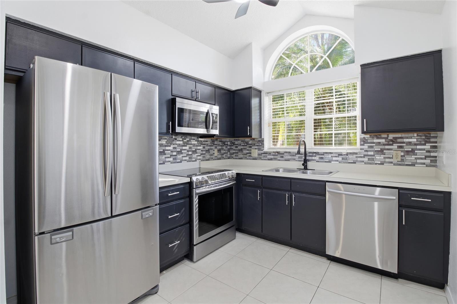 CAMBRIDGE COMMONS - Residential