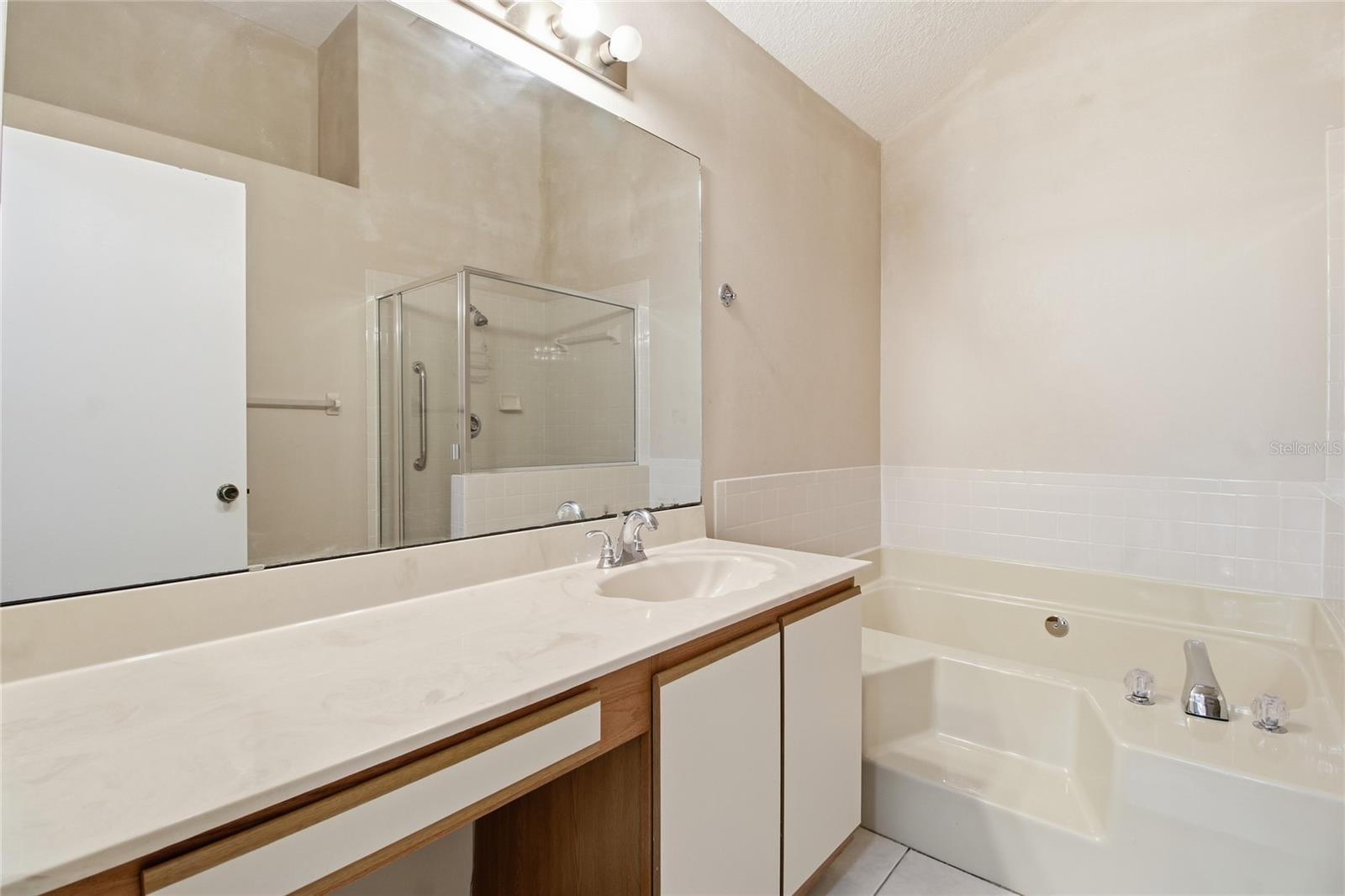 CAMBRIDGE COMMONS - Residential