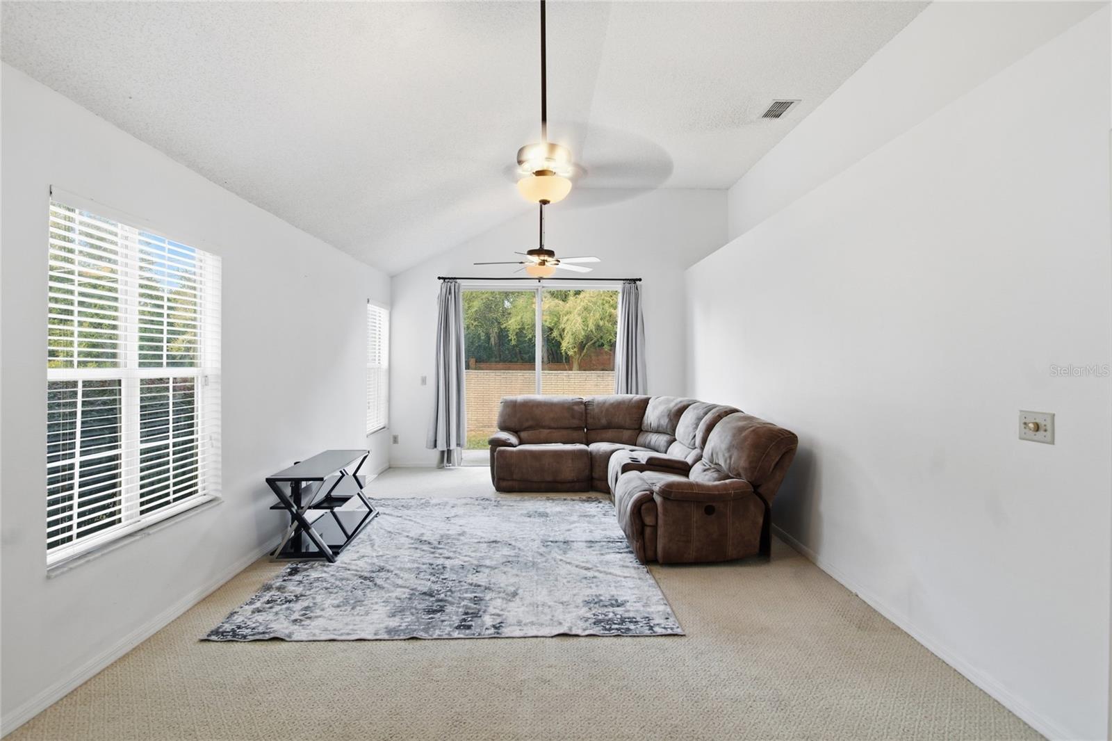 CAMBRIDGE COMMONS - Residential