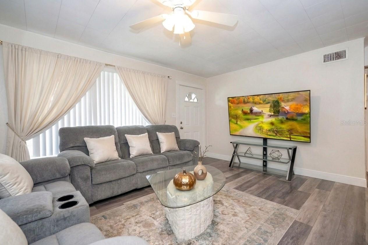 708 SANTA FE LANE