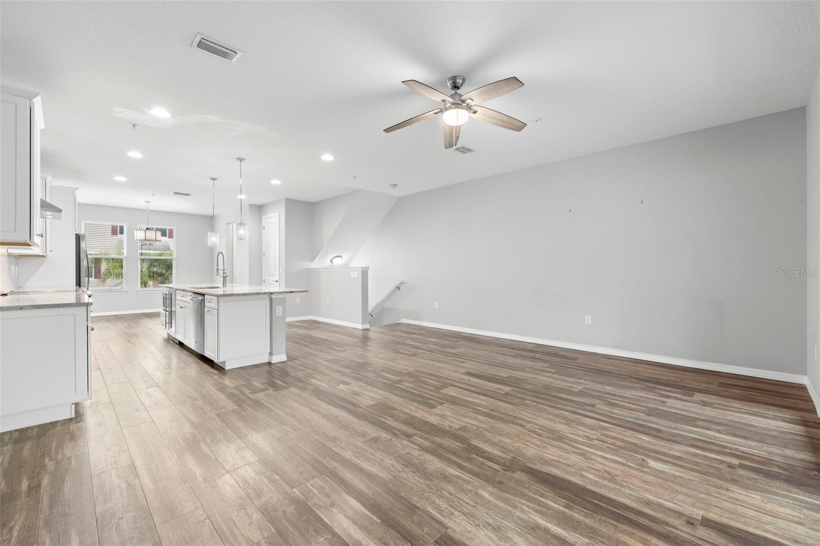 807 CALLISTA CAY LOOP