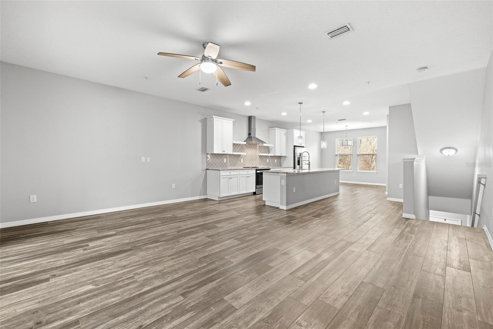 807 CALLISTA CAY LOOP