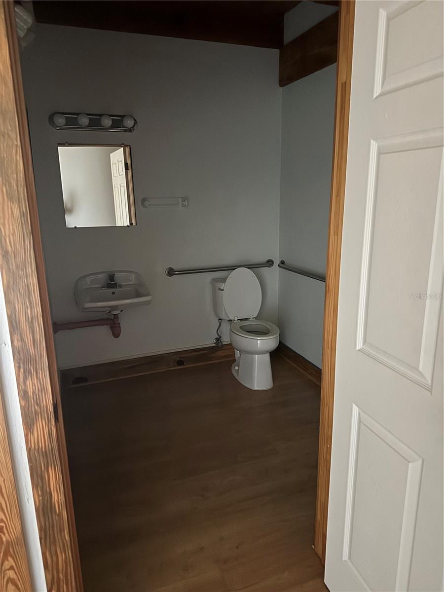 BOCA GRANDE - Commercial Lease