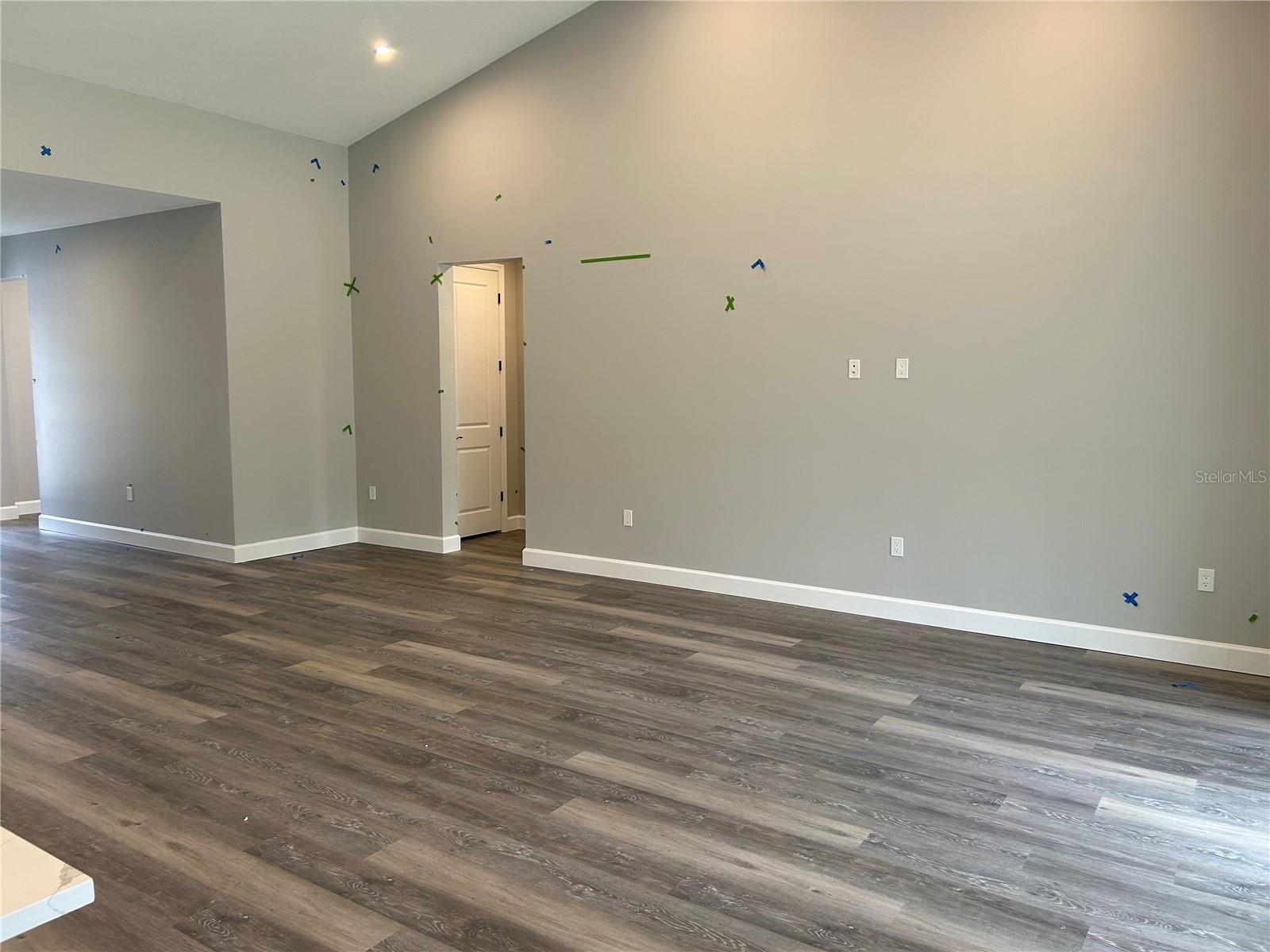 2040 W TALL OAKS DRIVE