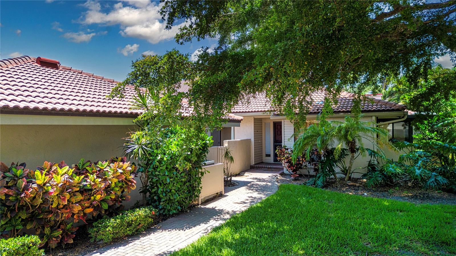 LANDINGS CARRIAGEHOUSE II - Residential