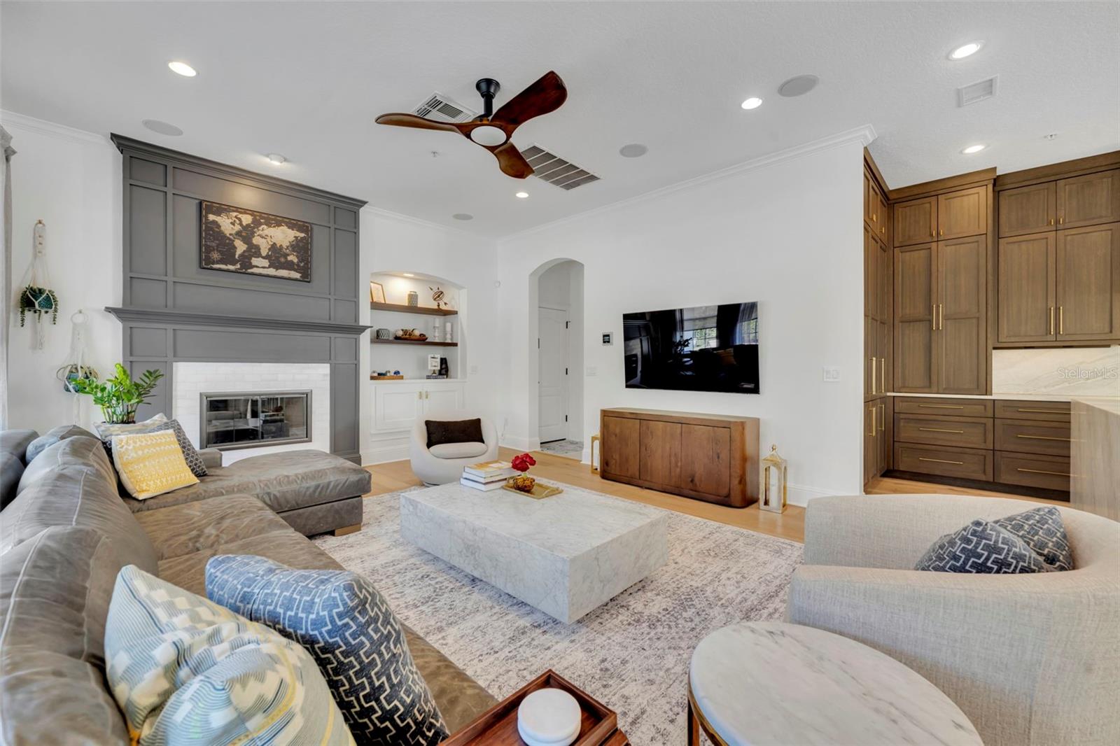 BALDWIN PARK - Residential