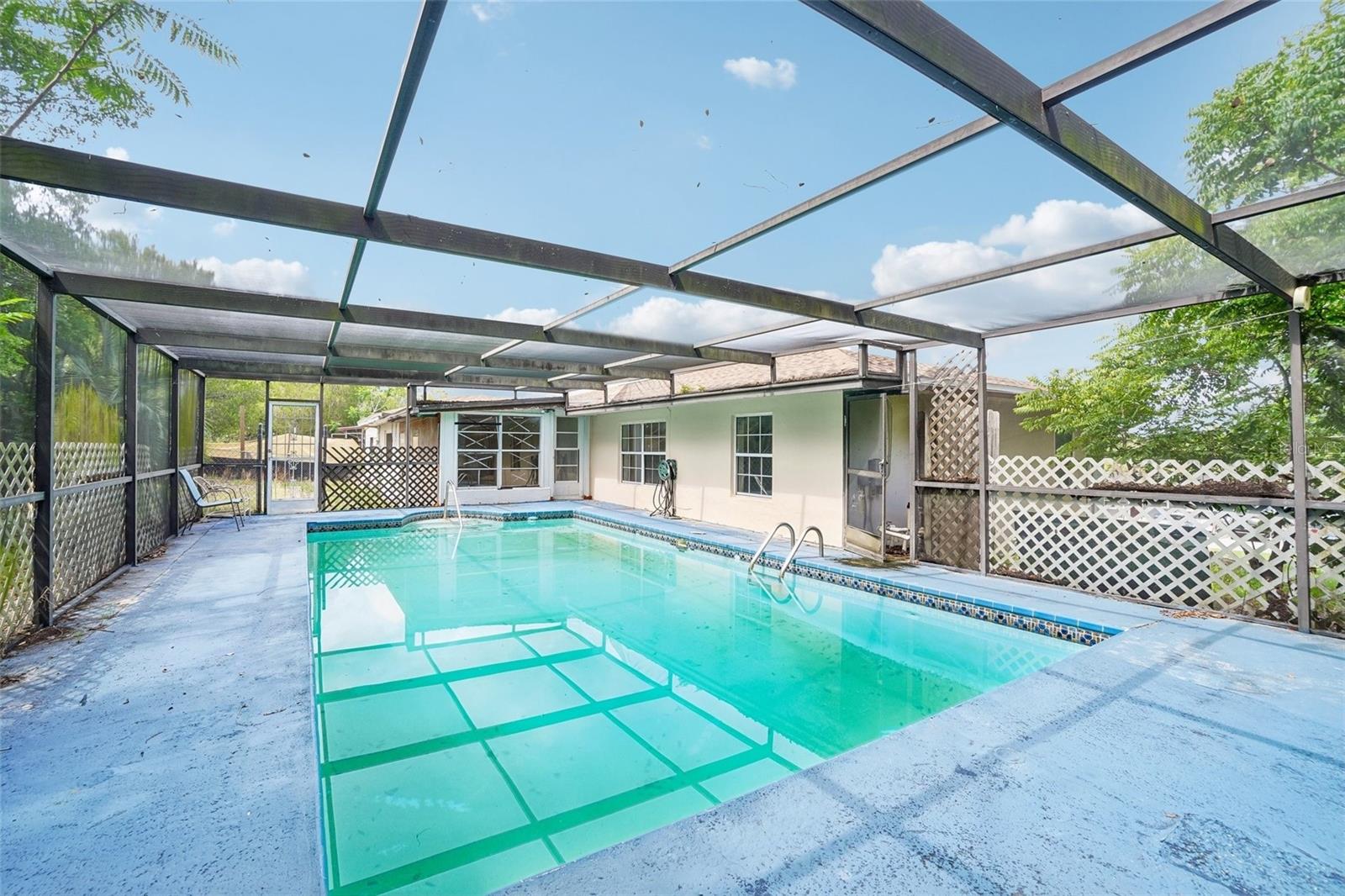SPRING HILL - Residential
