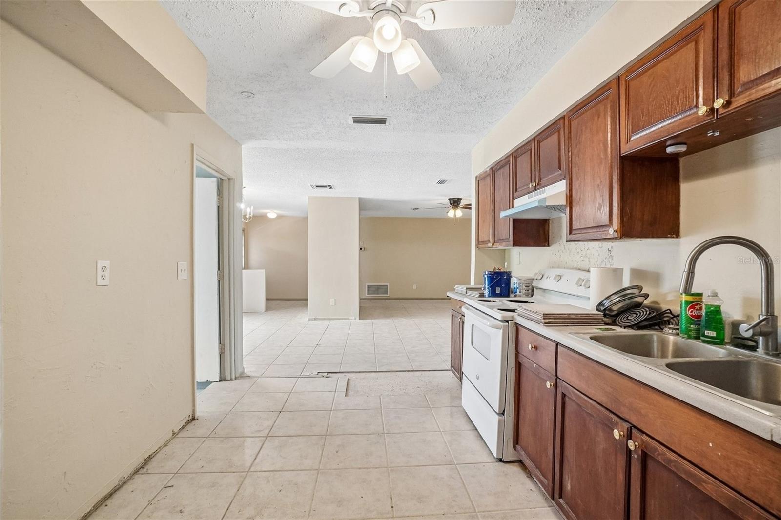 SPRING HILL - Residential