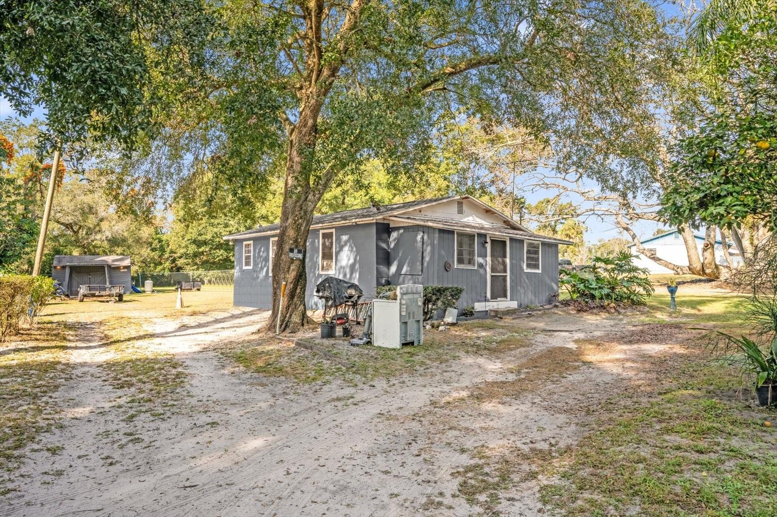 NO NAME - Residential