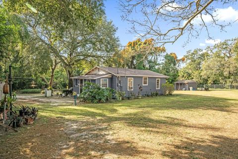 Photo of 3706 N Orange Blossom Trail, Mount Dora, FL 32757 (MLS # O6370008)