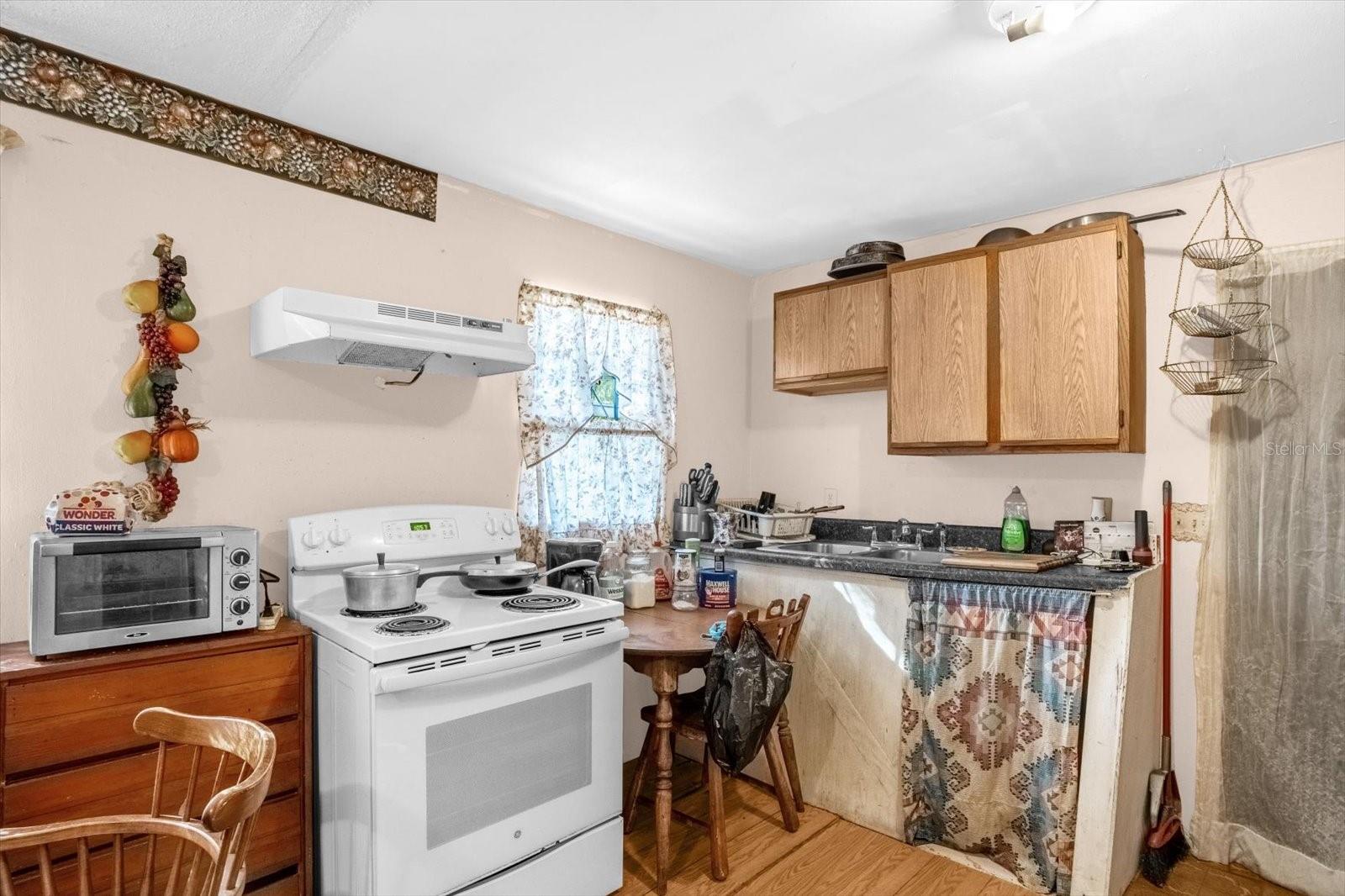 NO NAME - Residential