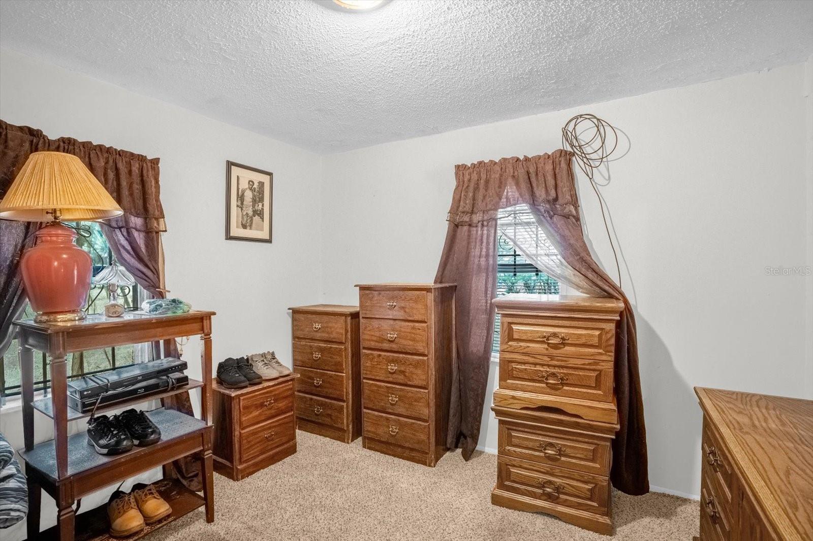 NO NAME - Residential