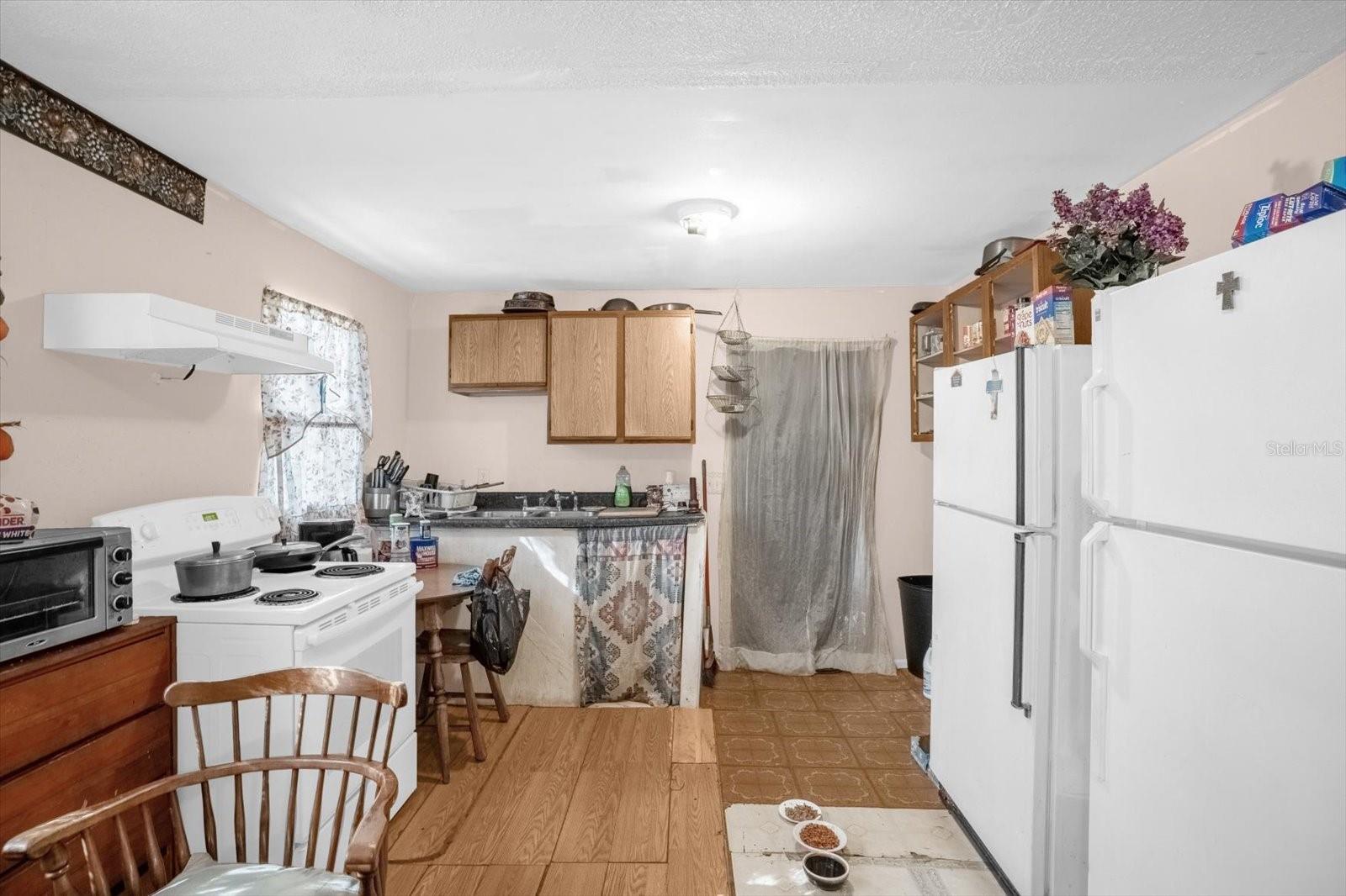 NO NAME - Residential