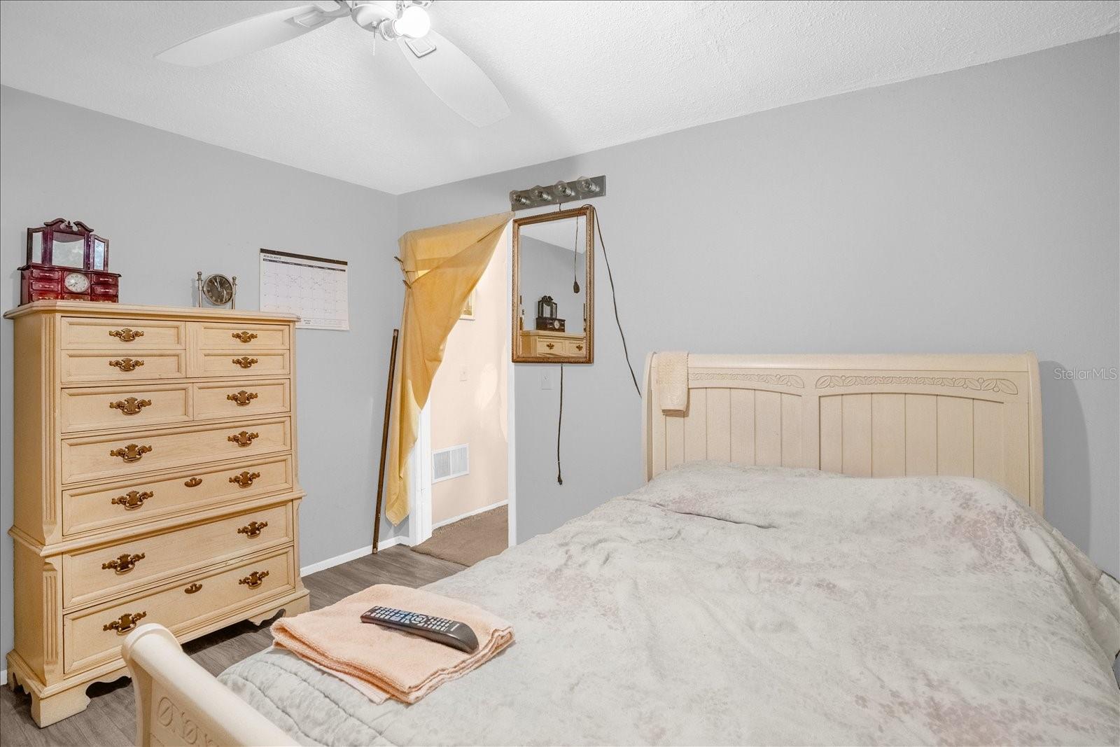 NO NAME - Residential