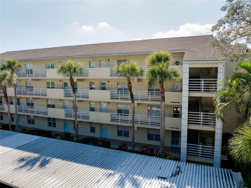 Photo of 929 Wexford Boulevard #929, Venice, FL 34293 (MLS # N6141674)