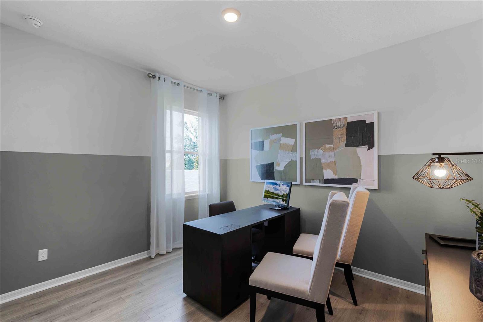 VICTORIA OAKS PH D - Residential