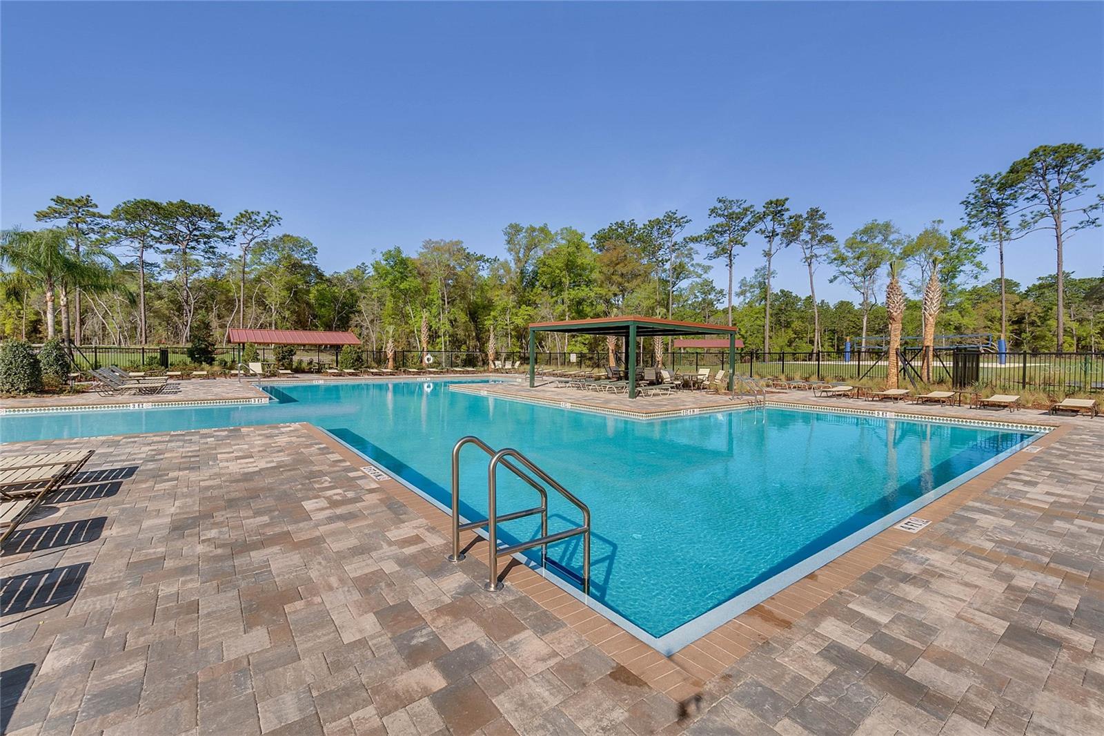 VICTORIA OAKS PH D - Residential