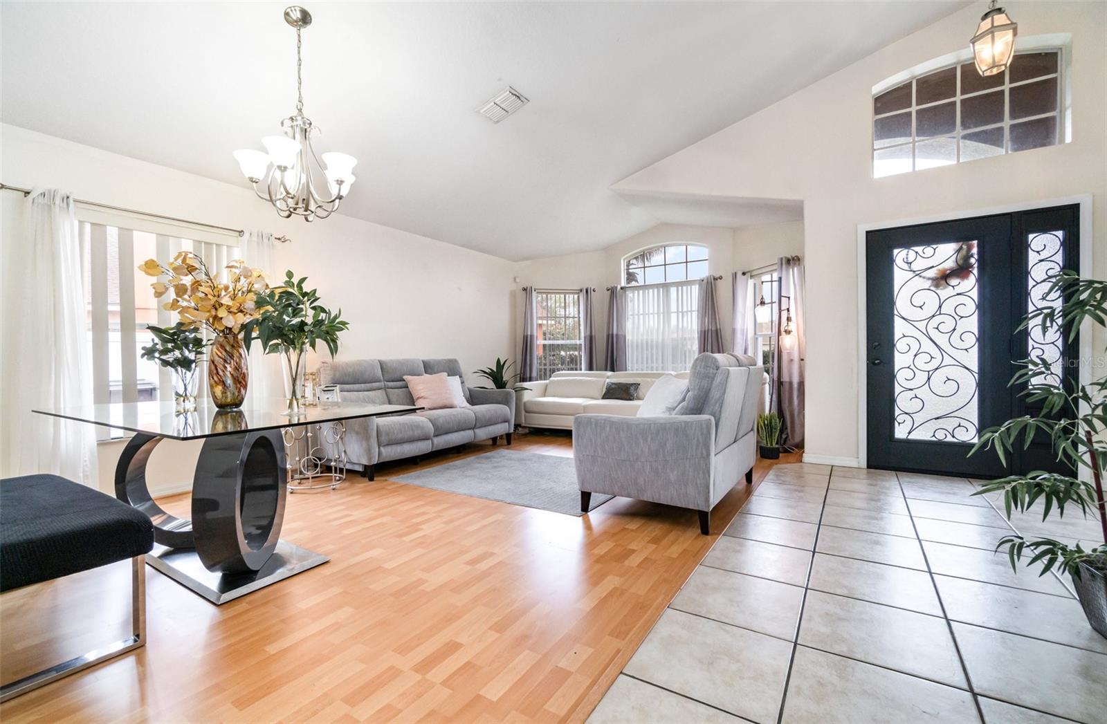 1350 CREEKVIEW COURT