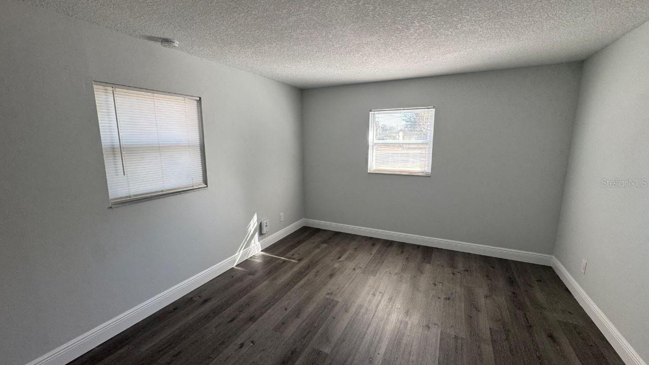 WHISPERING SANDS UN 01 - Residential Lease