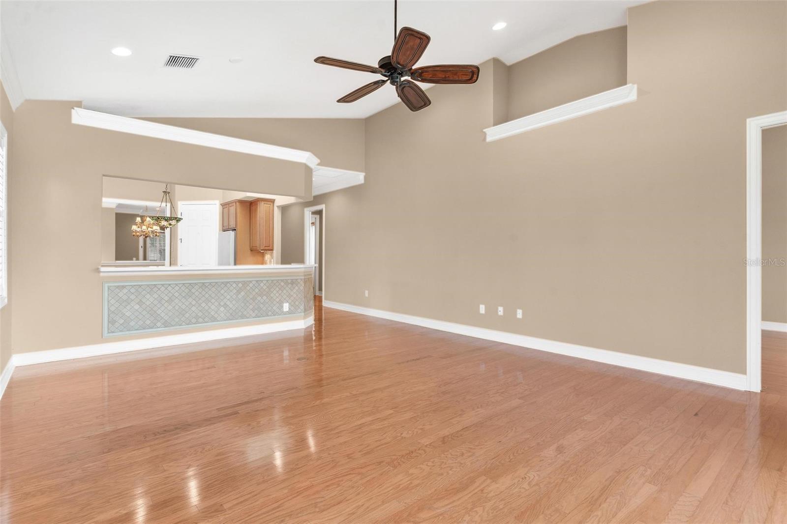 HOWEY IN HILLS MISSION CARMEL CONDO U - Residential