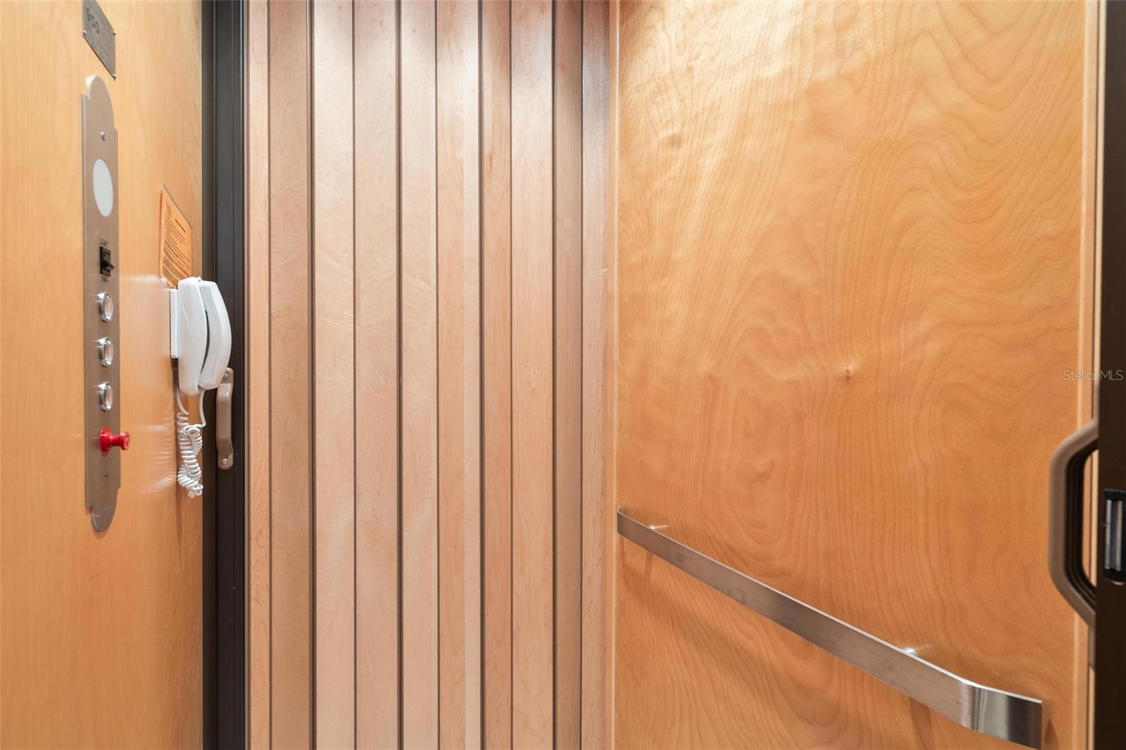 HOWEY IN HILLS MISSION CARMEL CONDO U - Residential