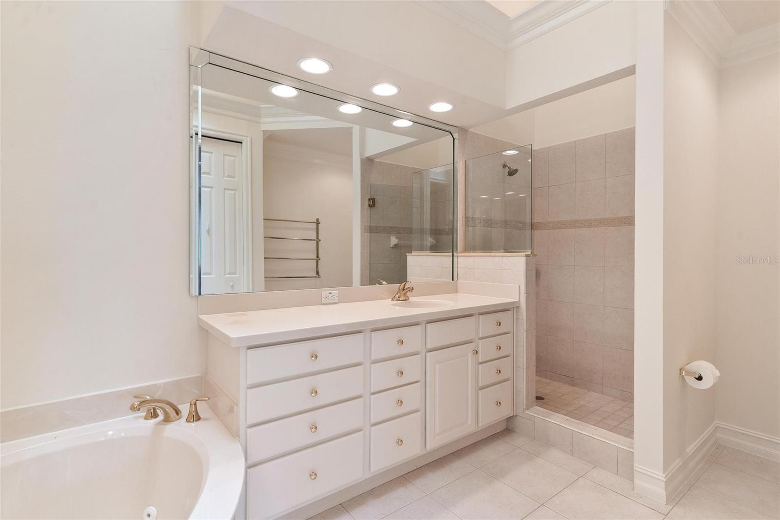 HOWEY IN HILLS MISSION CARMEL CONDO U - Residential