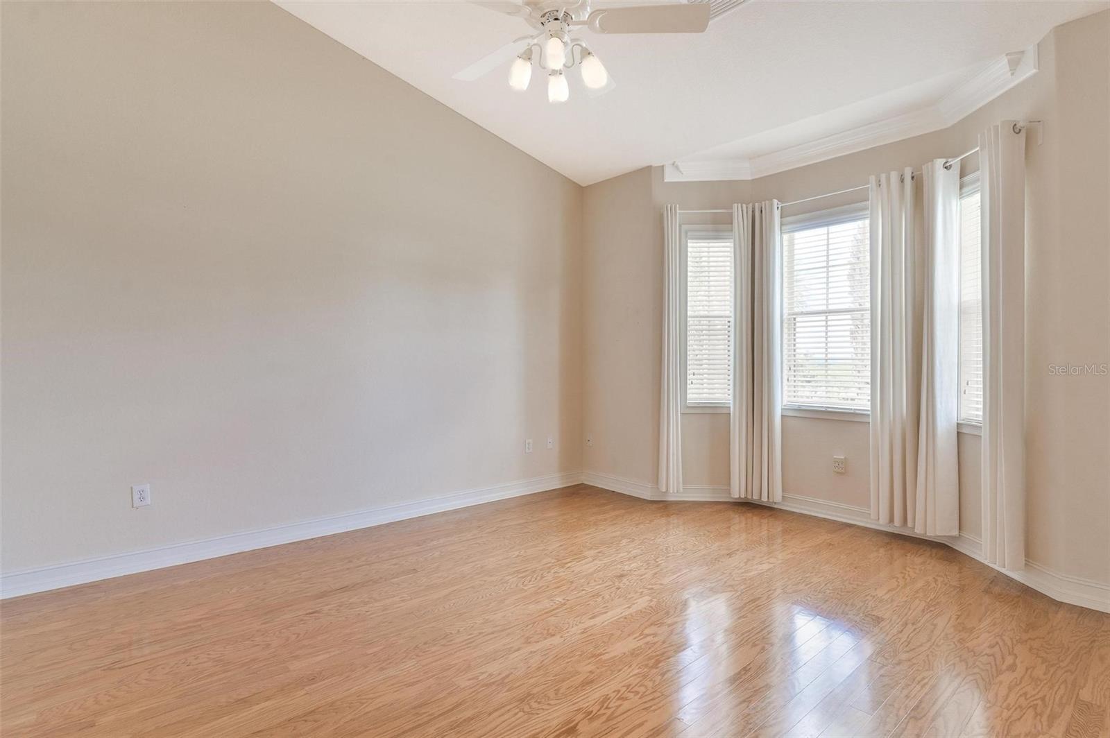 HOWEY IN HILLS MISSION CARMEL CONDO U - Residential