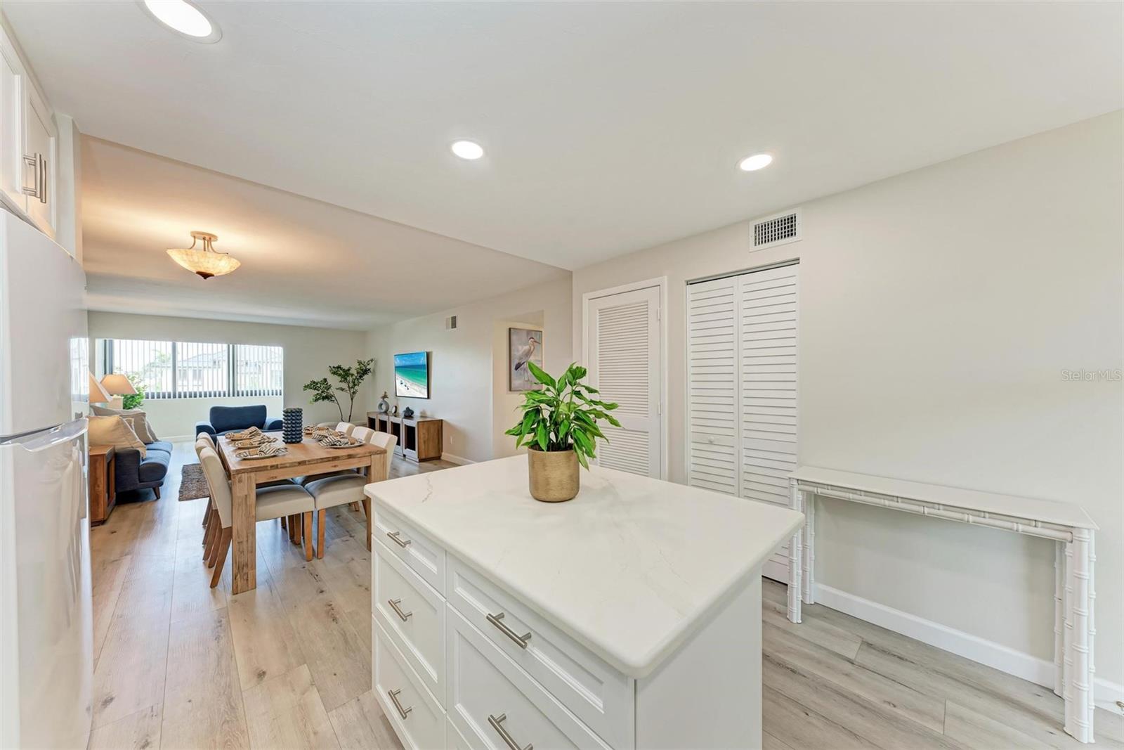 LIDO SHORES - Residential Lease