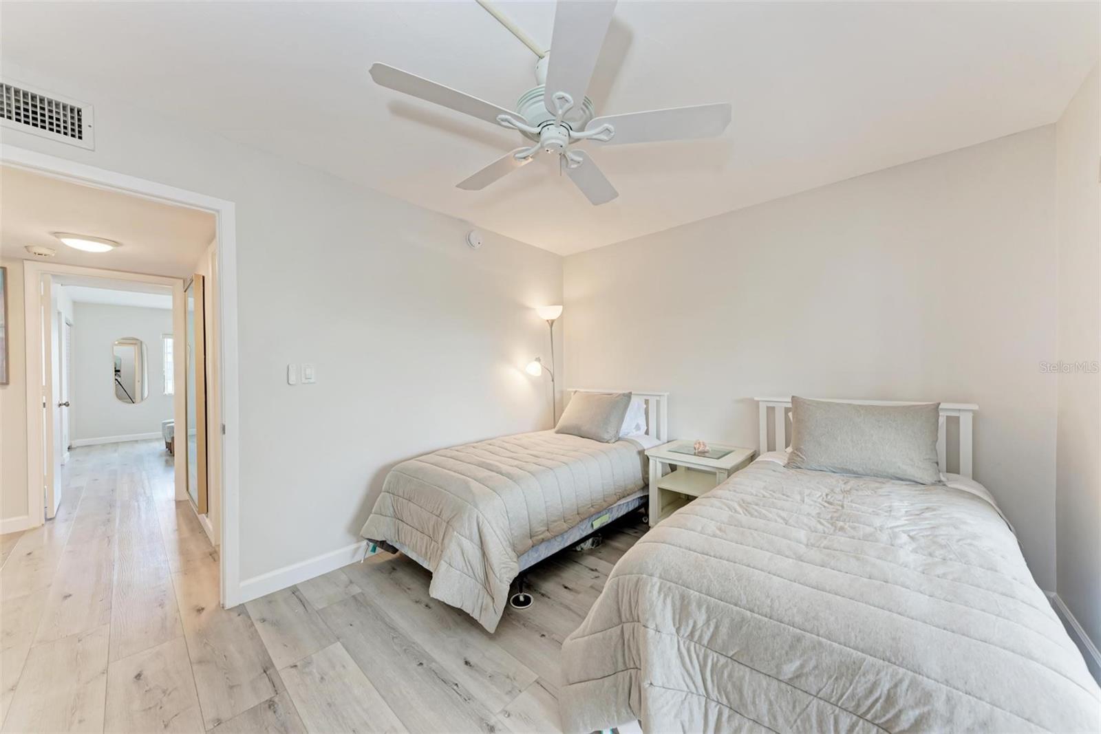 LIDO SHORES - Residential Lease