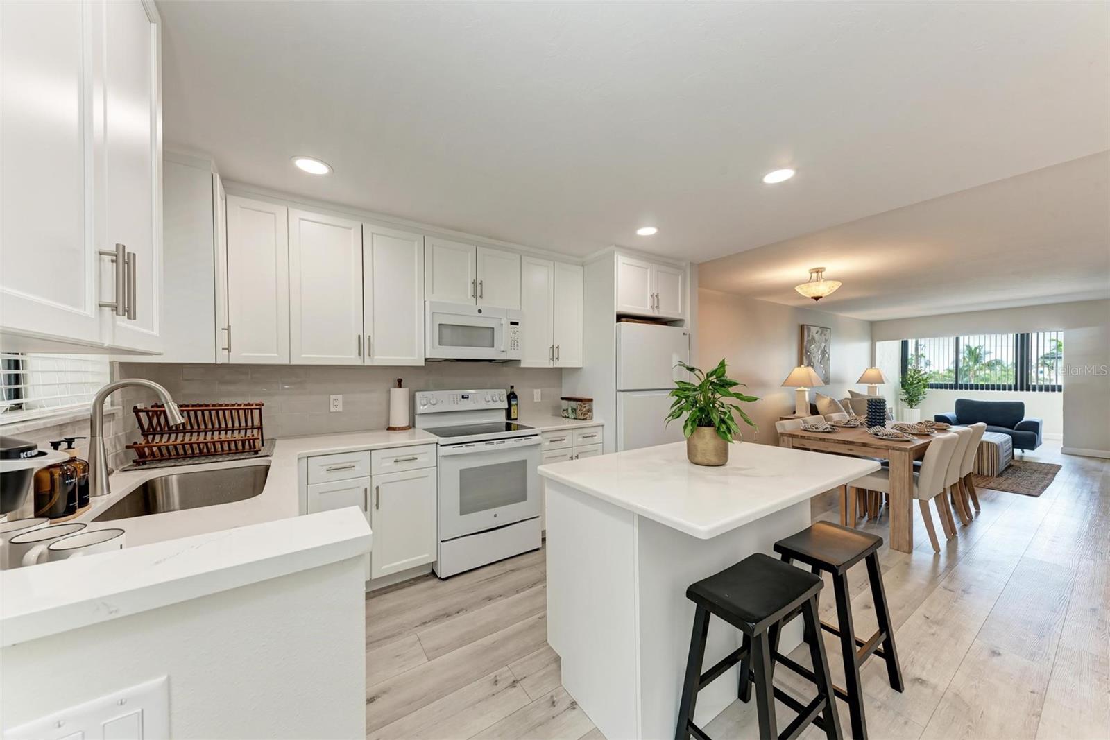 LIDO SHORES - Residential Lease
